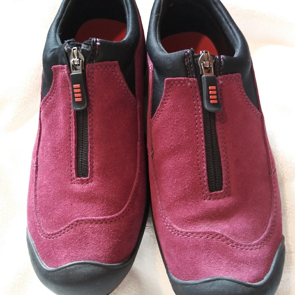 Land's End slip on